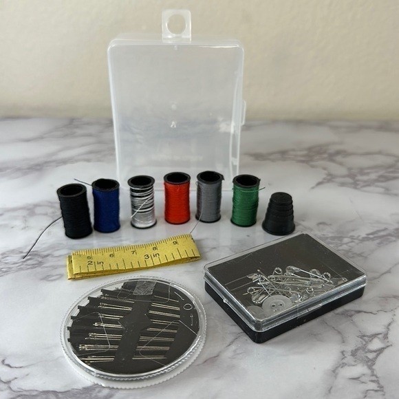 Sewing Kit - Picture 1 of 2